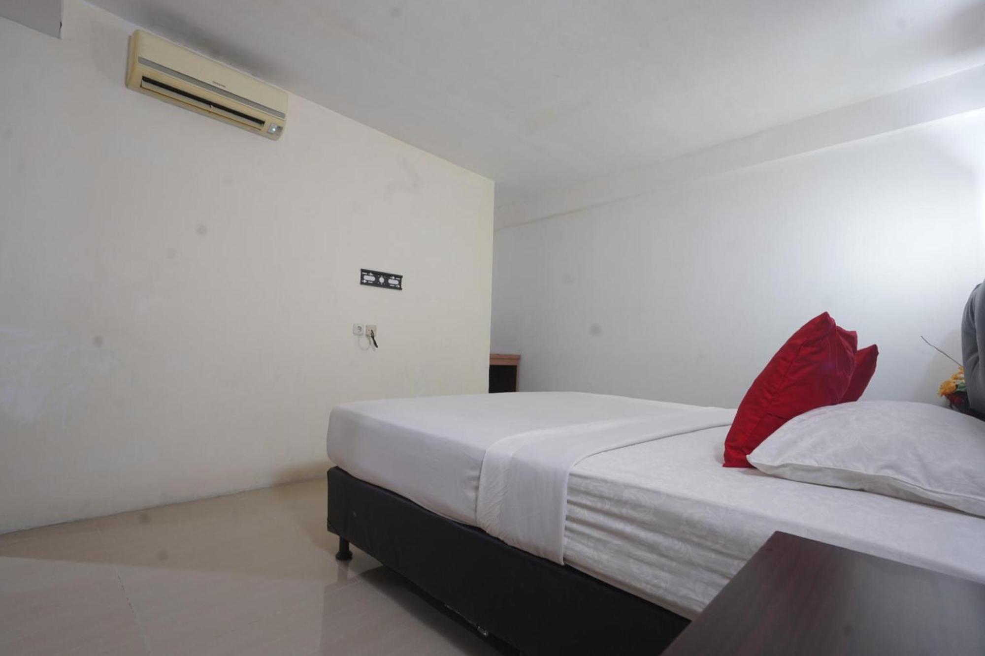 Collection O Losari Near Pantai Losari Formerly Hotel Grand Populer Macáçar Exterior foto